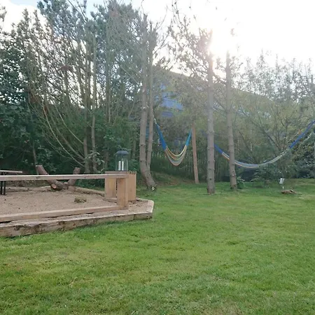 Sloe Pete's Hideout Hostel *